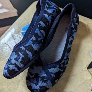 NWT Clarks Cloudsteppers 12W ballet flats blue abstract camo